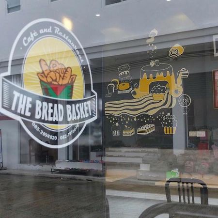 The Bread Basket Hotel Kamala Beach Exterior photo